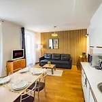Bright Apartment At Les Invalides - 4 Guests